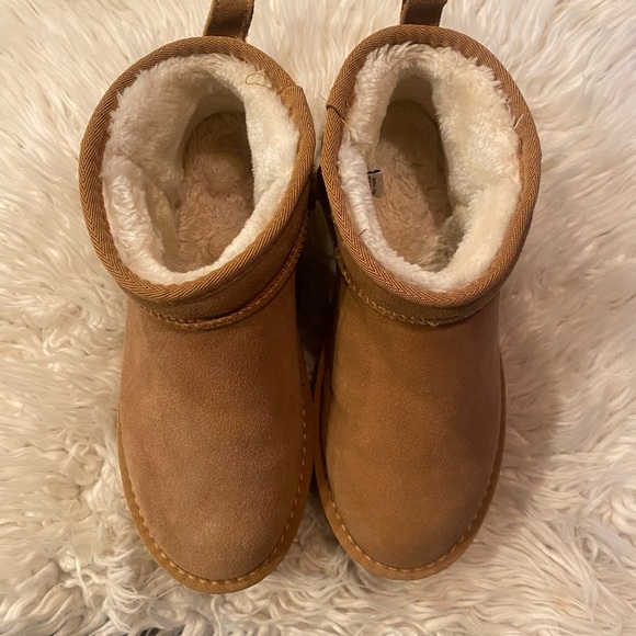 Platform boots faux fur lined. size 8.5 - Picture 5 of 5